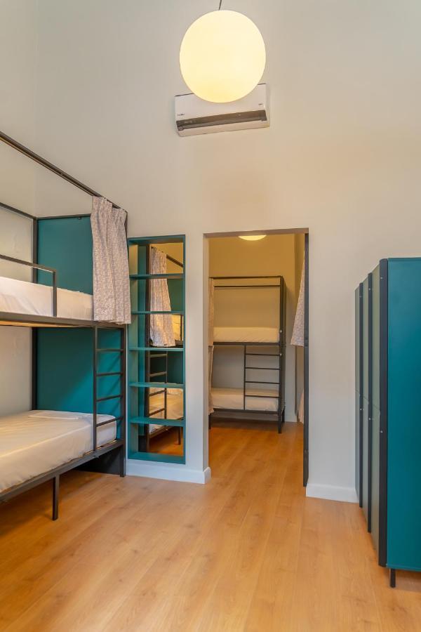 Single Bed Mixed Dormitory Room,1205197585:JPEG