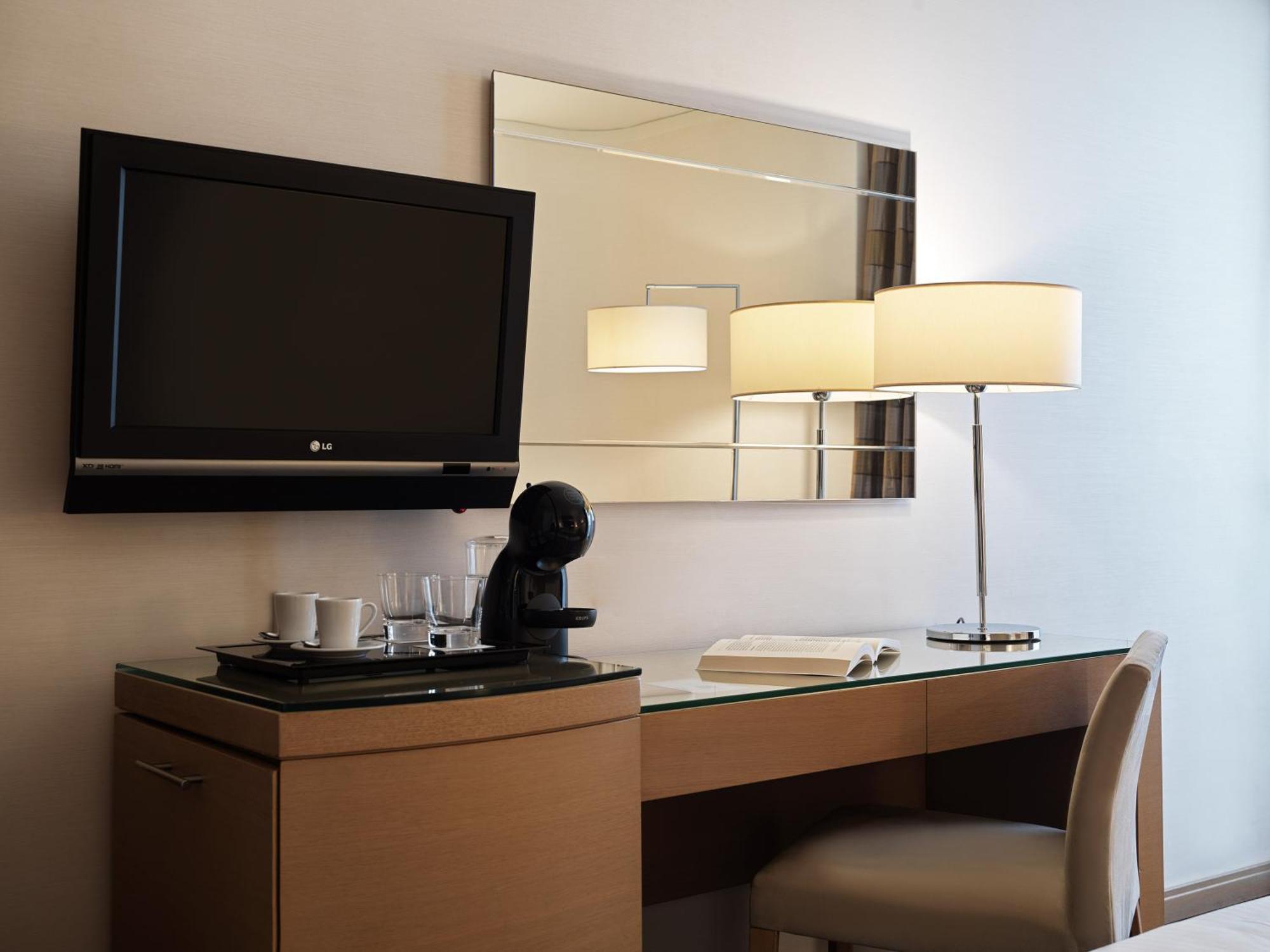 Superior Double or Twin Room with City View,1206148183:JPEG